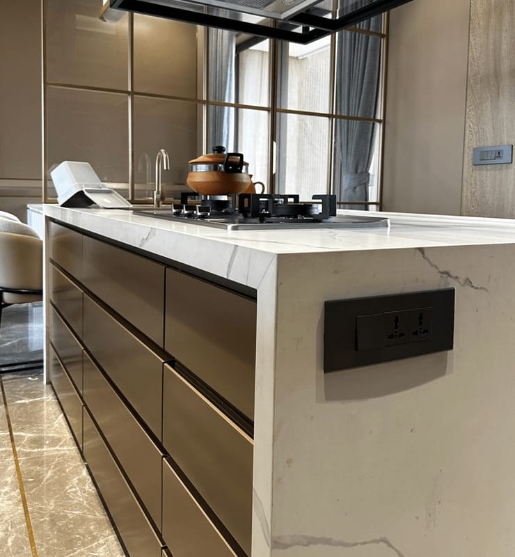Kitchen Island Detail — Vaarahi Interiors