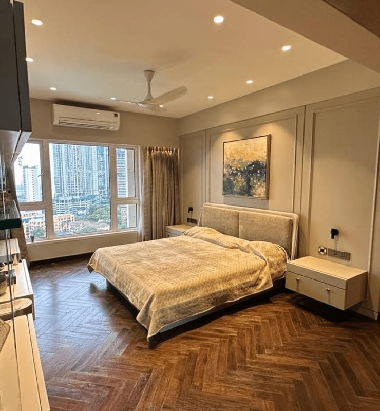 Contemporary bedroom interior design by Vaarahi Interiors